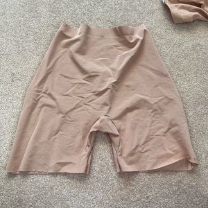 Skims low back short